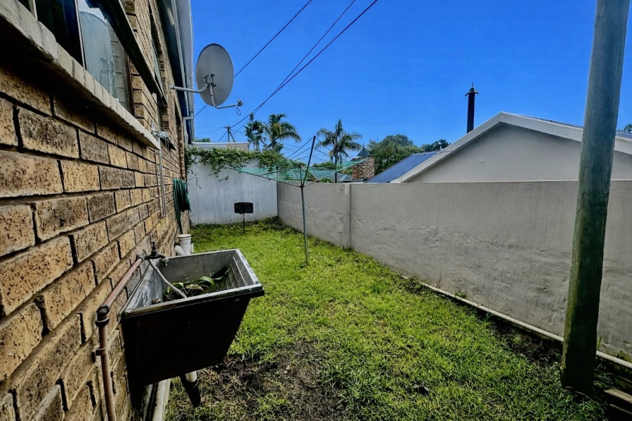 2 Bedroom Property for Sale in Denneoord Western Cape